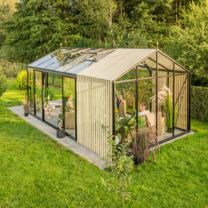 Aluminium greenhouse with wooden elements